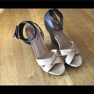 LimeLight tan/tortoise wedge shoes